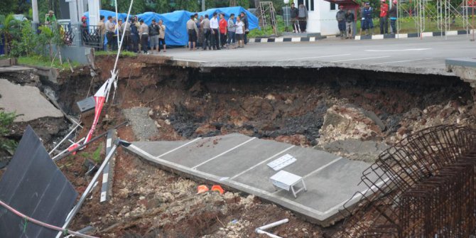 Cipularang Amblas, Truk dan Bus Dilarang Melintas Hingga 3 Februari